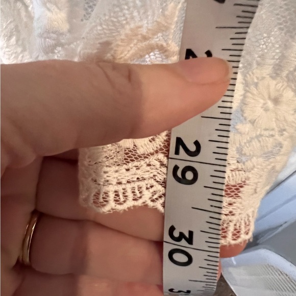3/$15 NWT Gorgeous Jodifl lace top. Small - Picture 8 of 9